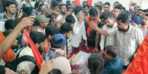 टीएमबीयू परीक्षा विभाग में हंगामा, एबीवीपी ने किया घेराव