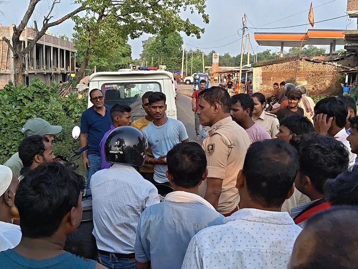 भागलपुर के कमलपुर में बिजली विभाग की छापेमारी पर हंगामा, ग्रामीणों ने लगाए वसूली के गंभीर आरोप