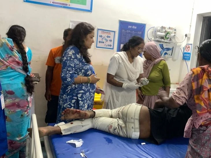 असरगंज में दर्दनाक सड़क हादसा, बाइक अनियंत्रित होने से दो सगे भाई गंभीर रूप से घायल