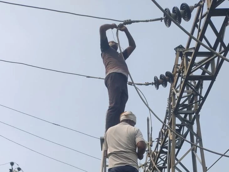 जीतिया व्रत पर भगलपुर फीडर खराब, देवरिया के गांवों में छाई अंधेरी रात