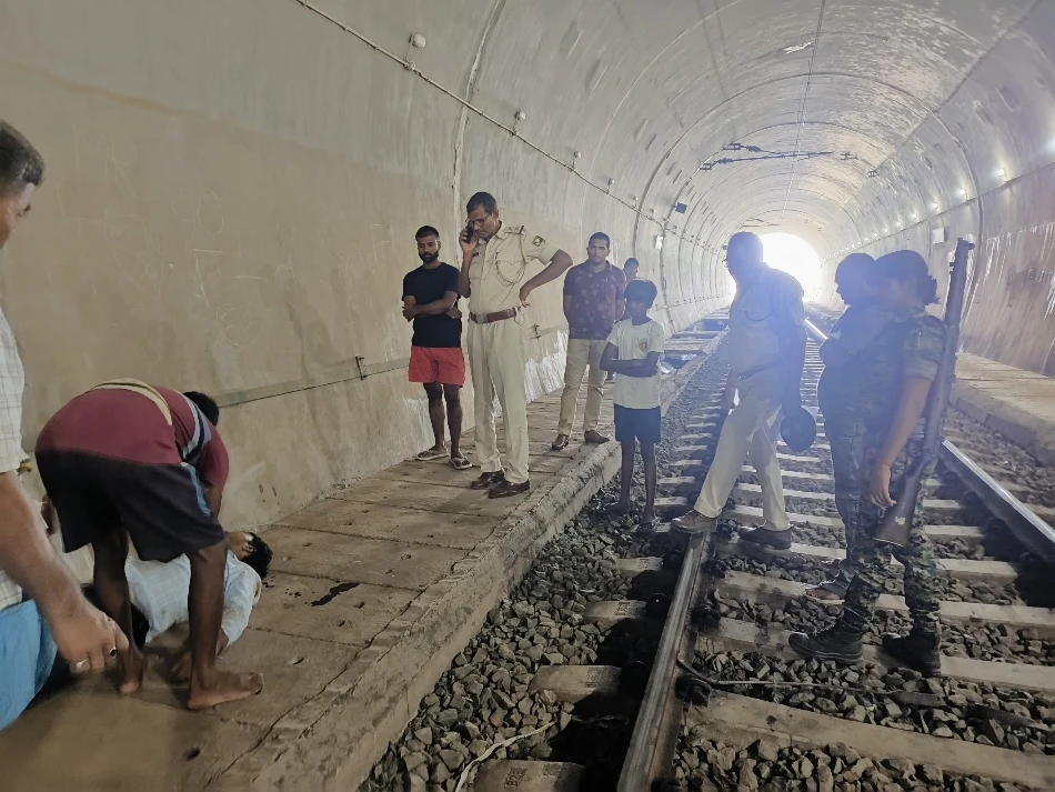 जमालपुर रेलवे सुरंग में मिला अज्ञात युवक का शव, सिर पर मिले गंभीर चोट के निशान