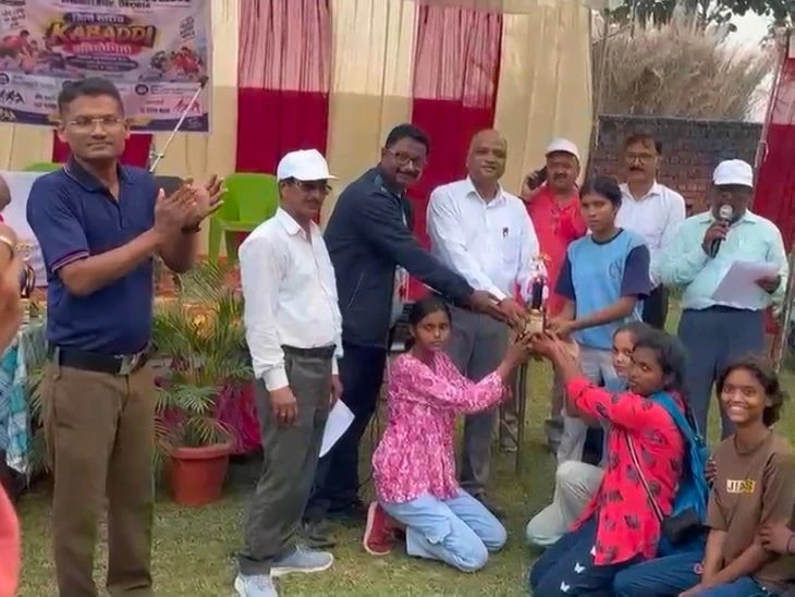 देवरिया ग्रामीण टीमों का शानदार प्रदर्शन, कबड्डी प्रतियोगिता में लहराया परचम