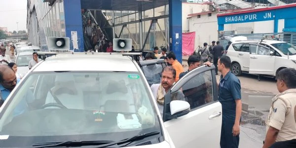 चौंकाने वाली खबर: भागलपुर पहुंचे मंत्री दिलीप जायसवाल, कार्यकर्ताओं के साथ की खास बैठक