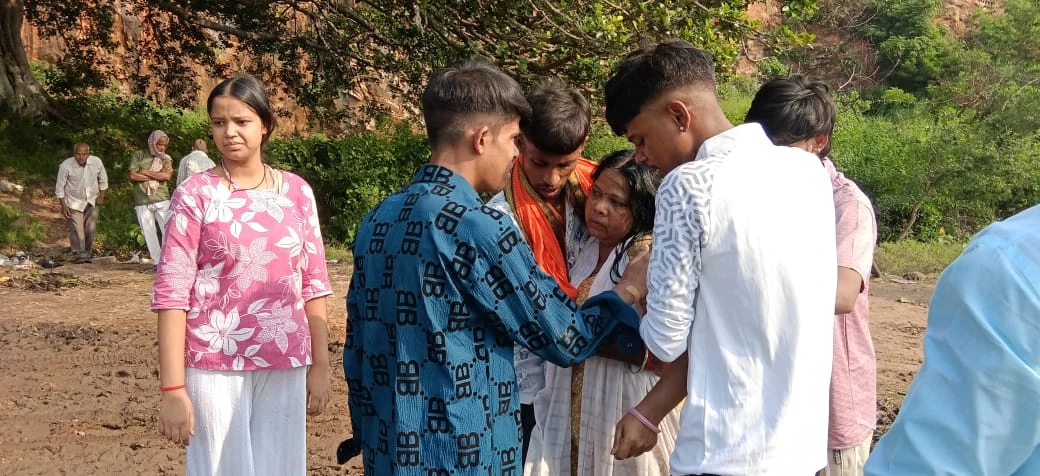 मुंगेर में काली पहाड़ी के तालाब में डूबकर अंडा विक्रेता की दर्दनाक मौत