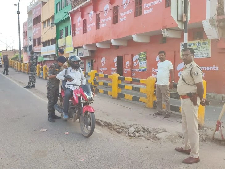 दुर्गा पूजा पर सुल्तानगंज में सुरक्षा सख्त: पुलिस ने चलाया सघन जांच अभियान, संदिग्धों पर पैनी नजर