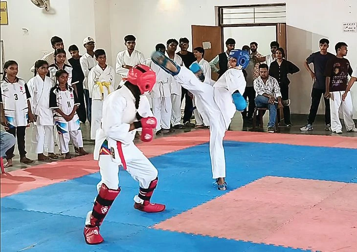भागलपुर और बांका के खिलाड़ियों का कमाल, कराटे प्रतियोगिता में जीते मेडल