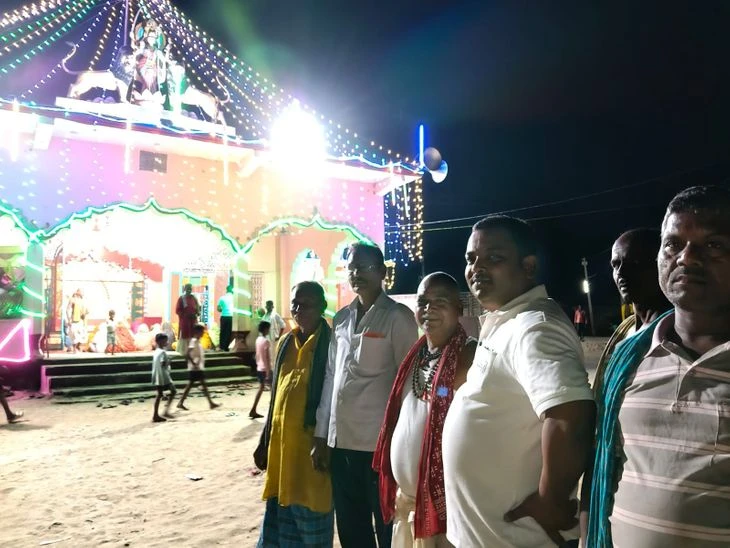 गंगा में तैरकर आई अद्भुत मां दुर्गा की प्रतिमा, भागलपुर के इस ऐतिहासिक मंदिर में उमड़ी भीड़