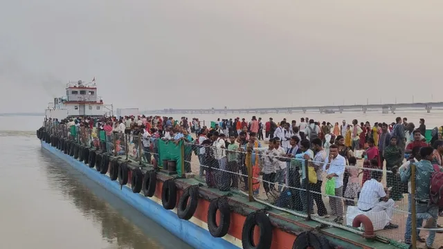 विक्रमशिला सेतु बंद होने के बाद भागलपुर में नावों का सफर बना लोगों का बड़ा सहारा