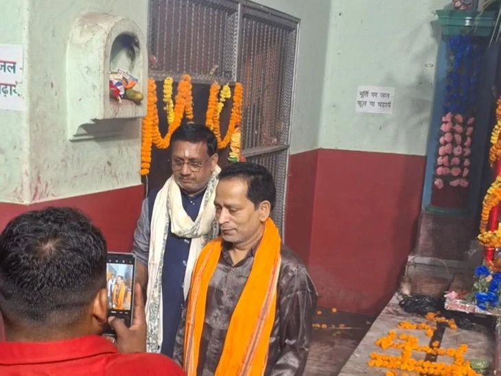बिहार के मंत्री कुमार शैलेंद्र ने भागलपुर के प्रसिद्ध मंदिर में की पूजा