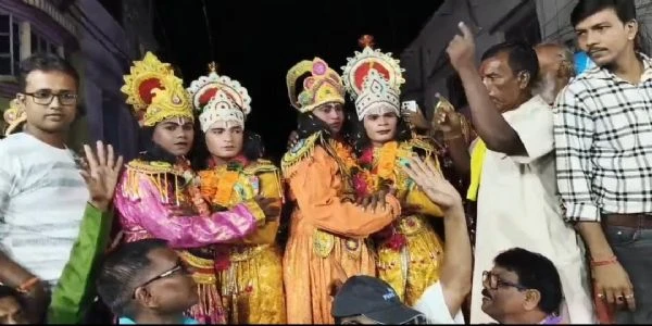 नाथनगर में भरत मिलाप पर उमड़ी भारी भीड़, जय श्रीराम से गूंजा इलाका